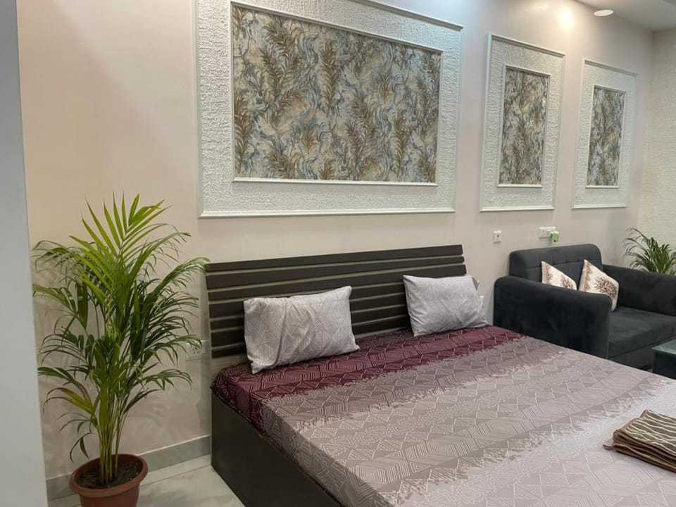 StayVerse74 Bed and Breakfast in Noida