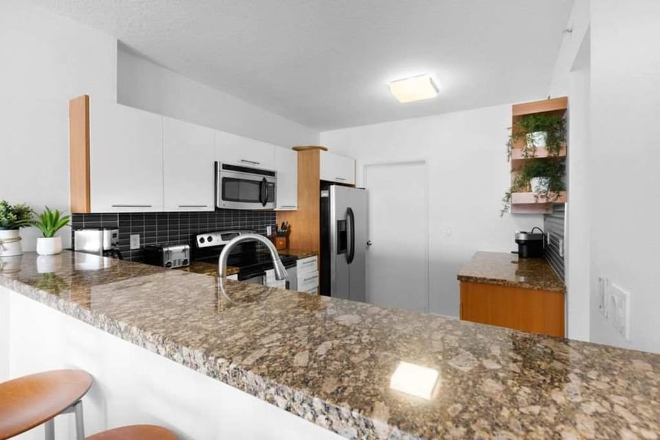 Le Marina Bay 1004 STR-02738 House in Sunny Isles Beach