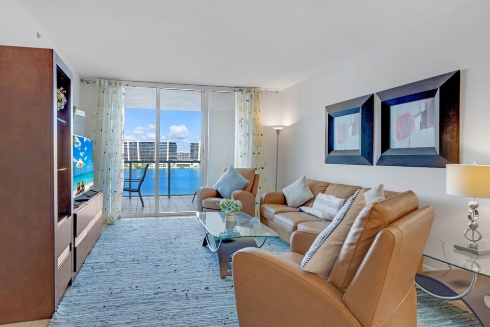 Le Marina Bay 1004 STR-02738 House in Sunny Isles Beach
