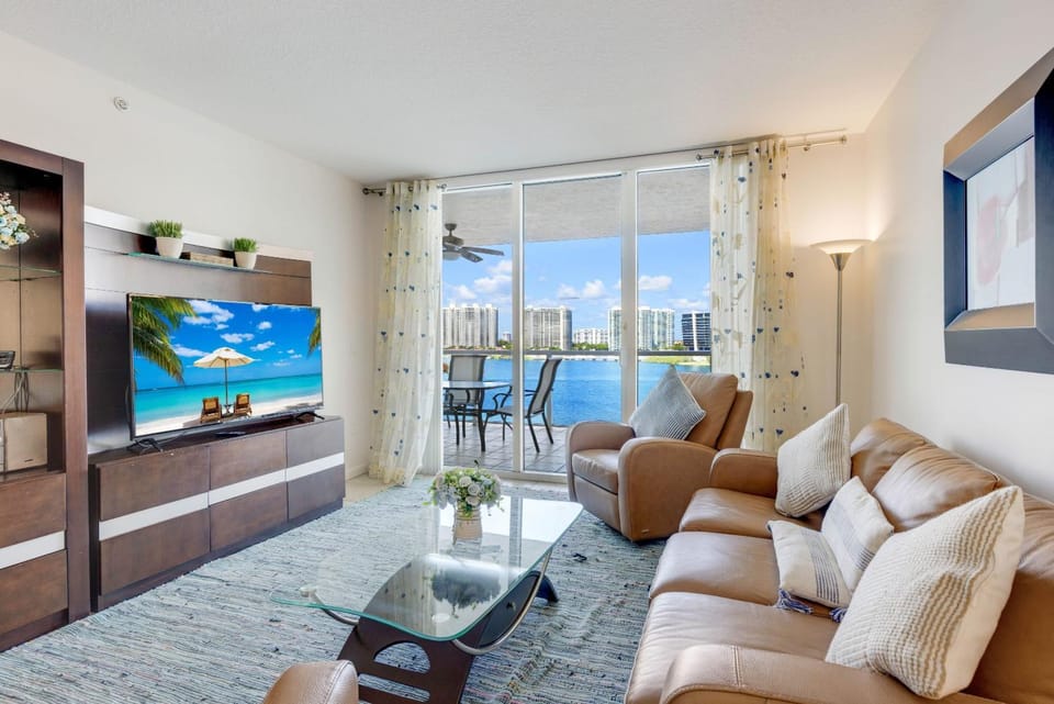 Le Marina Bay 1004 STR-02738 House in Sunny Isles Beach