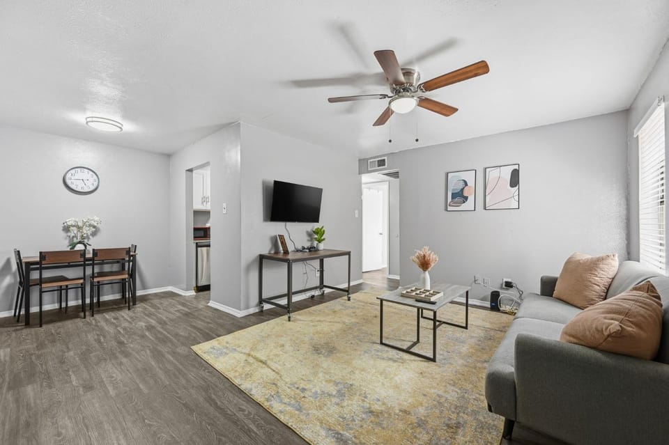 Balcony views in 1-bedroom apartment Apartment in Denton