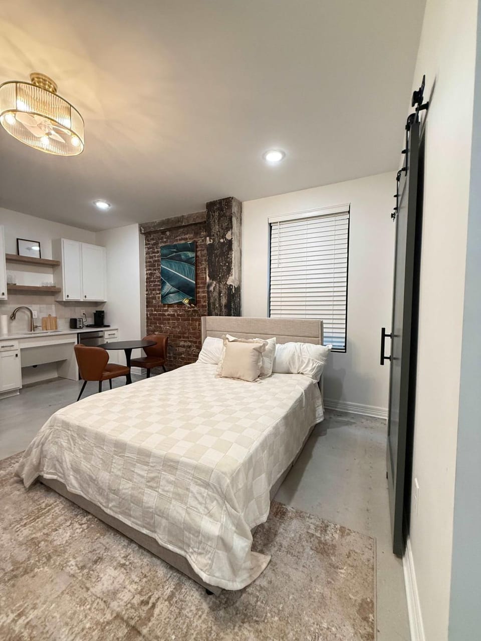 Bed, Kitchen or kitchenette, Photo of the whole room