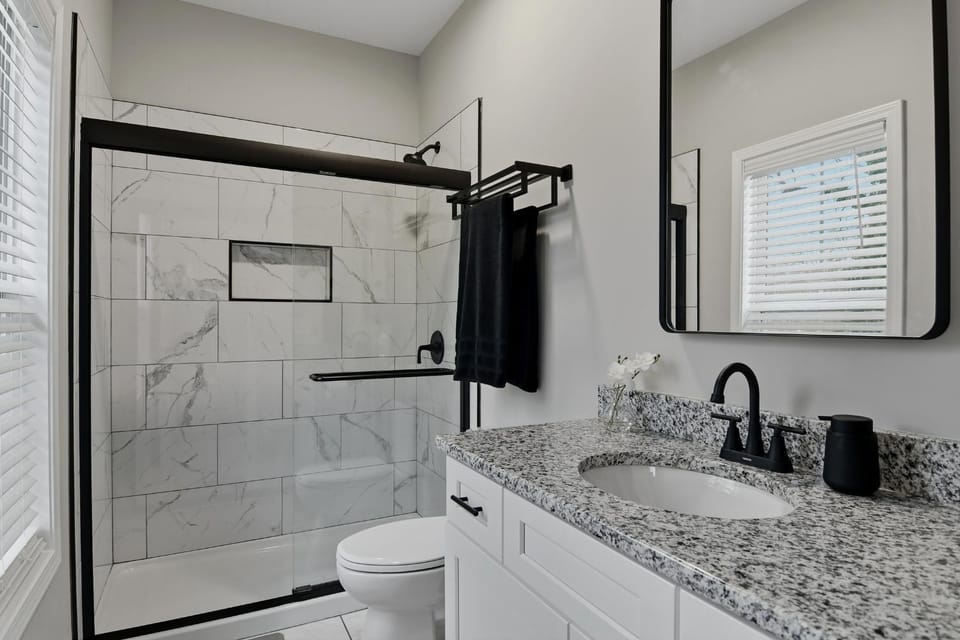 Shower, Bathroom, towels