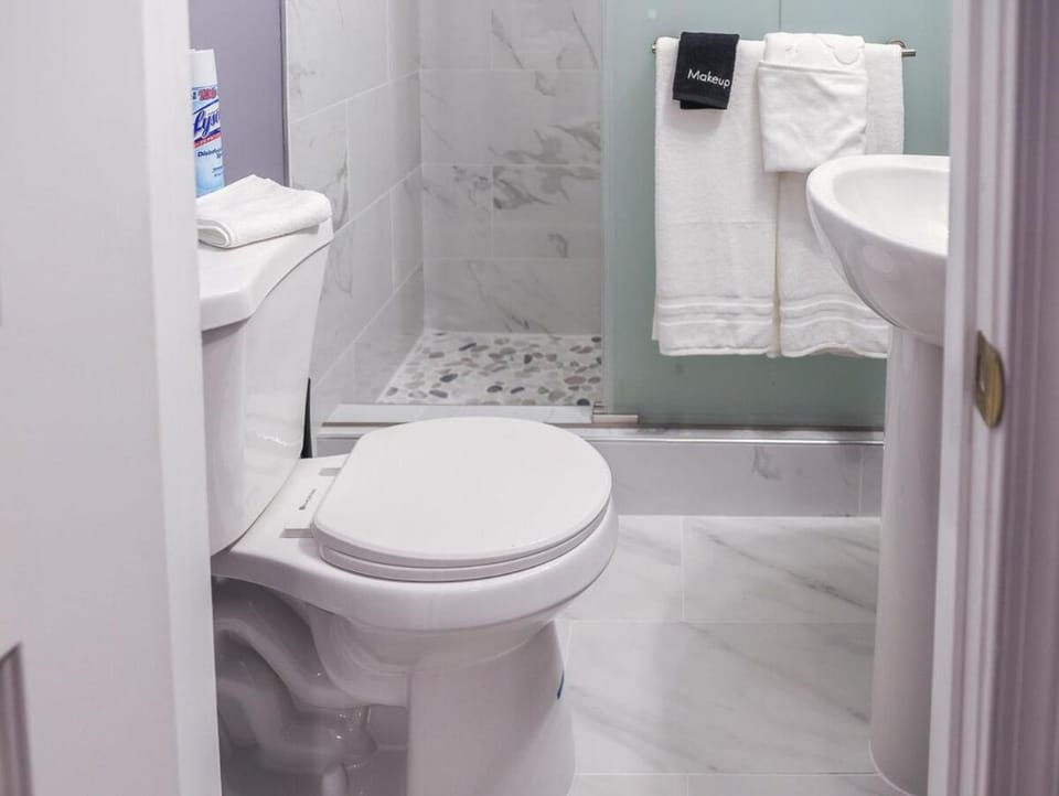 Elegant Studio Suite - Near DC & Top Attractions Apartment in Prince Georges County