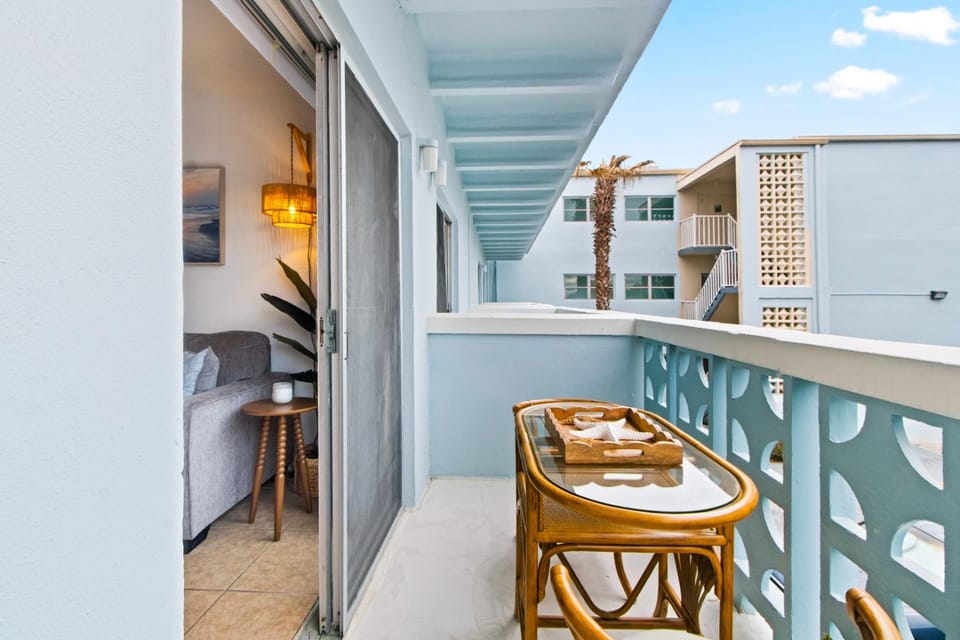 Patio, Balcony/Terrace, Balcony/Terrace, Seating area, Dining area