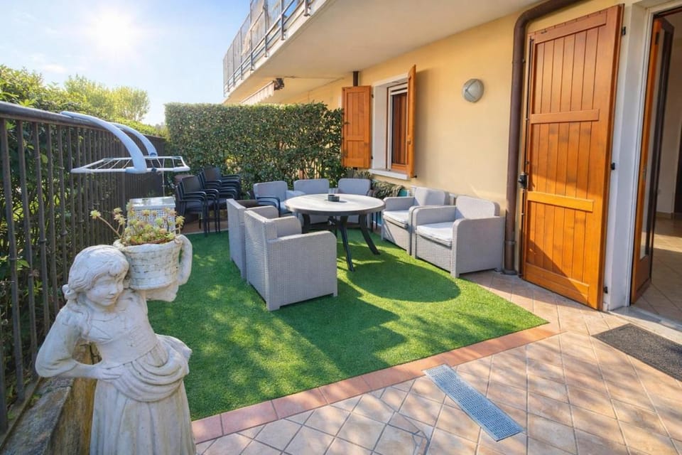 Garden, Balcony/Terrace, Dining area, Garden view