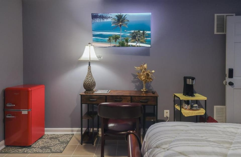 Stylish Studio Escape - Calm & Convenient Lanham Apartment in Prince Georges County