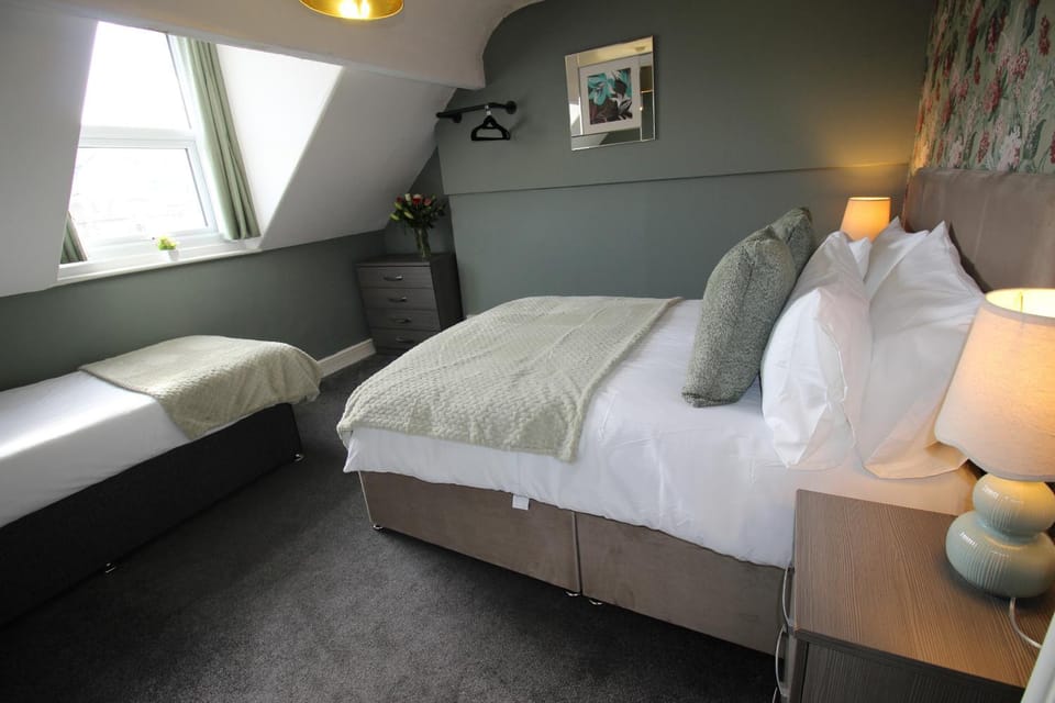 Cornerhouse Apartments 1 Sleeps 7 Apartment in Llandudno