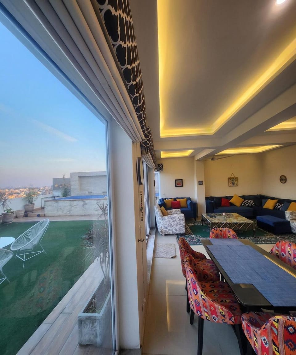 Omega Luxurious Penthouse - pool & servant quarter Apartment in Islamabad Capital Territory