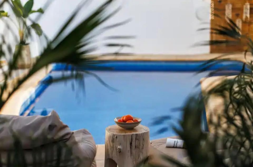 Natural landscape, Swimming pool, Swimming pool, sunbed