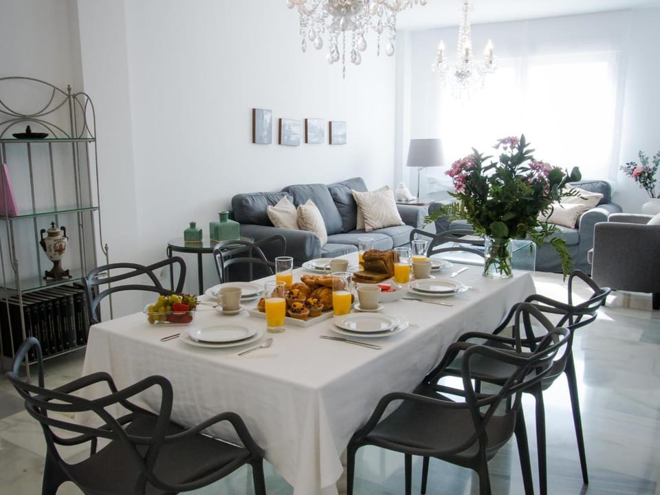 Living room, Dining area