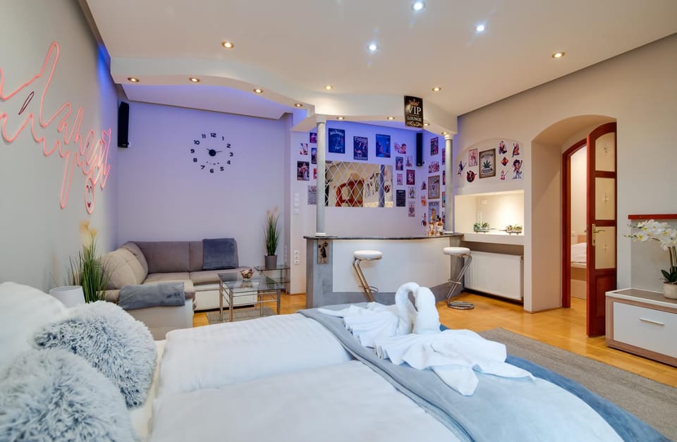 Jewish quarter 3 Rooms Bar counter Free Parking Apartment in Budapest
