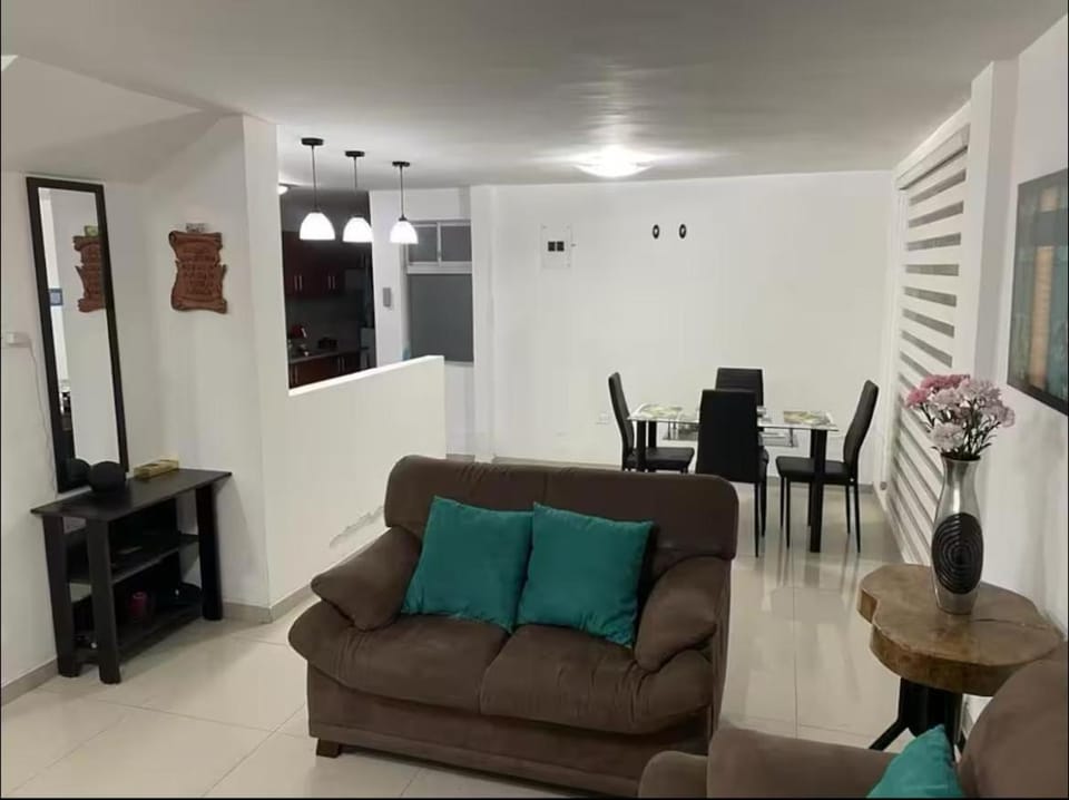 Aeropuerto Internacional Quito Habitación N 4 Vacation rental in Quito