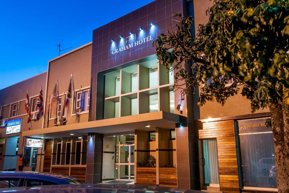 Facade/entrance, On-site shops, Banquet/Function facilities, Street view