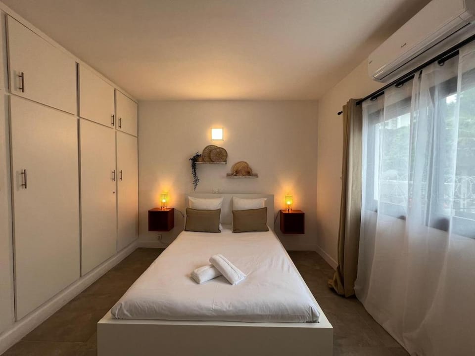 Bed, Photo of the whole room, Bedroom, wardrobe