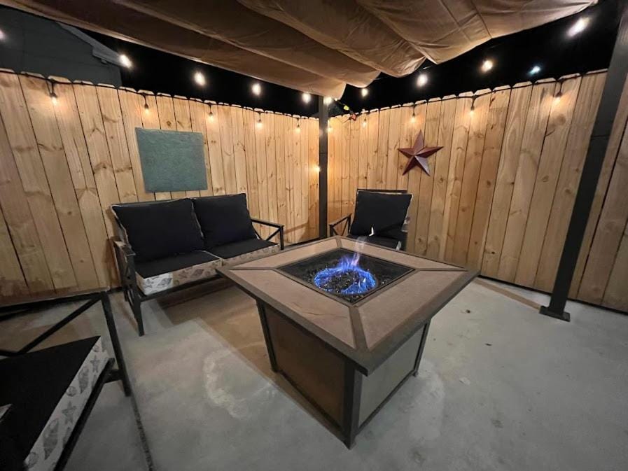 Patio, Balcony/Terrace