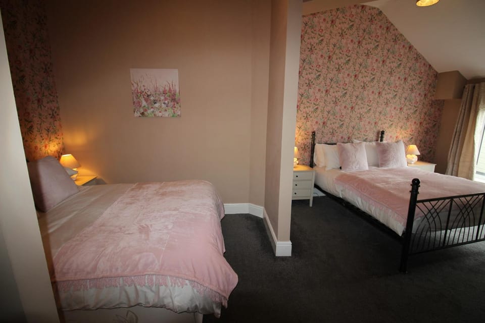 Cornerhouse Apartments 3 Sleeps 7 Apartment in Llandudno