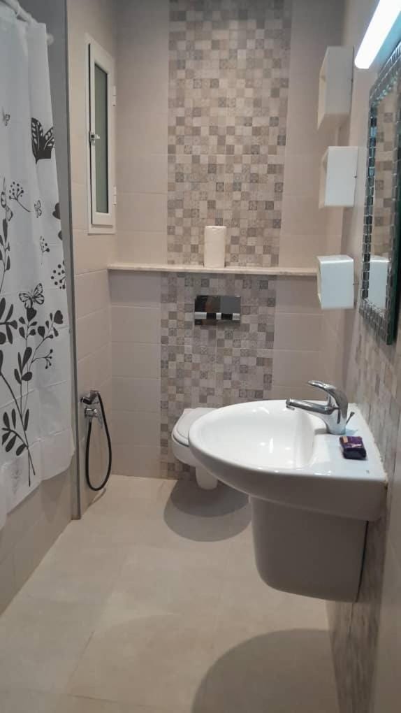الشقة الكبيرة حي الواحات Apartment in Tunis Governorate, Tunisia
