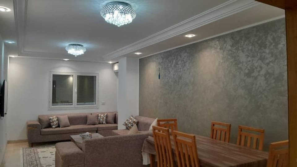 الشقة الكبيرة حي الواحات Apartment in Tunis Governorate, Tunisia