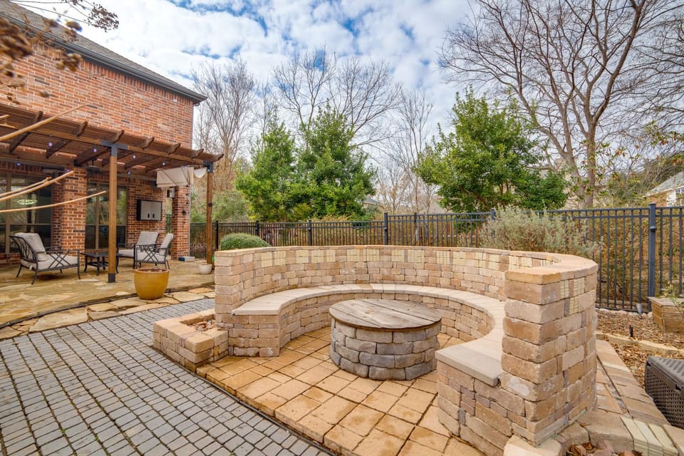 Great for Gatherings! Stylish Allen Home w/ Patio House in Allen