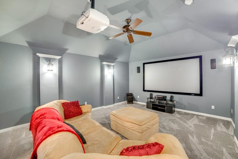Great for Gatherings! Stylish Allen Home with Patio House in Allen
