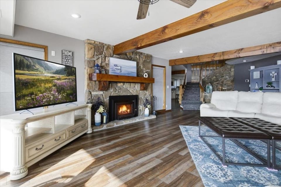 TV and multimedia, Living room, Seating area