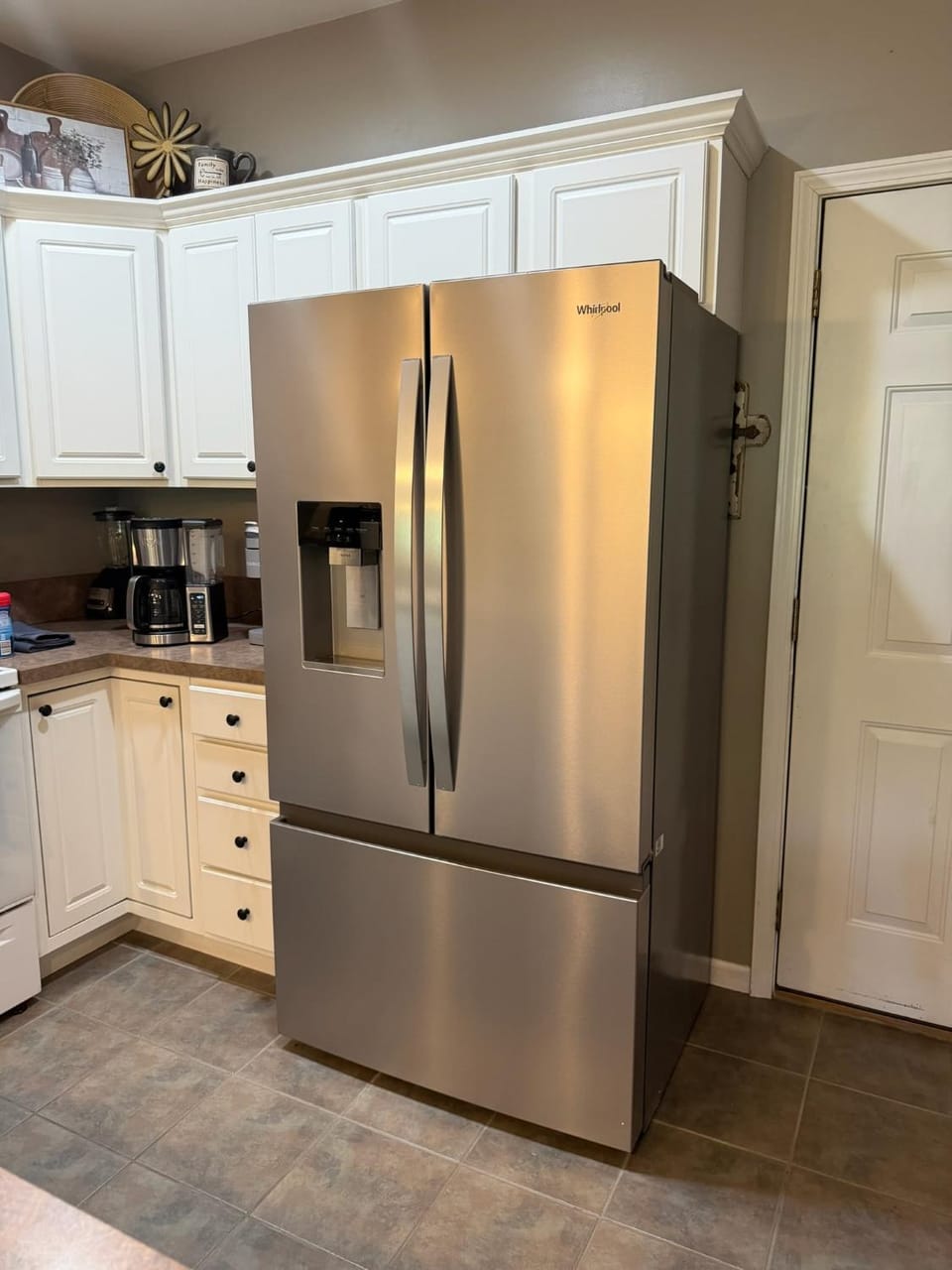 Kitchen or kitchenette, kitchen
