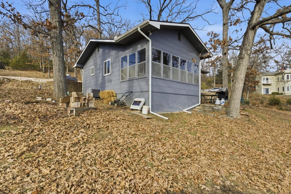 Property building, Day