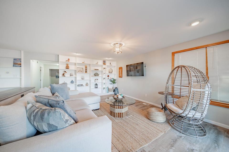 TV and multimedia, Living room, Seating area