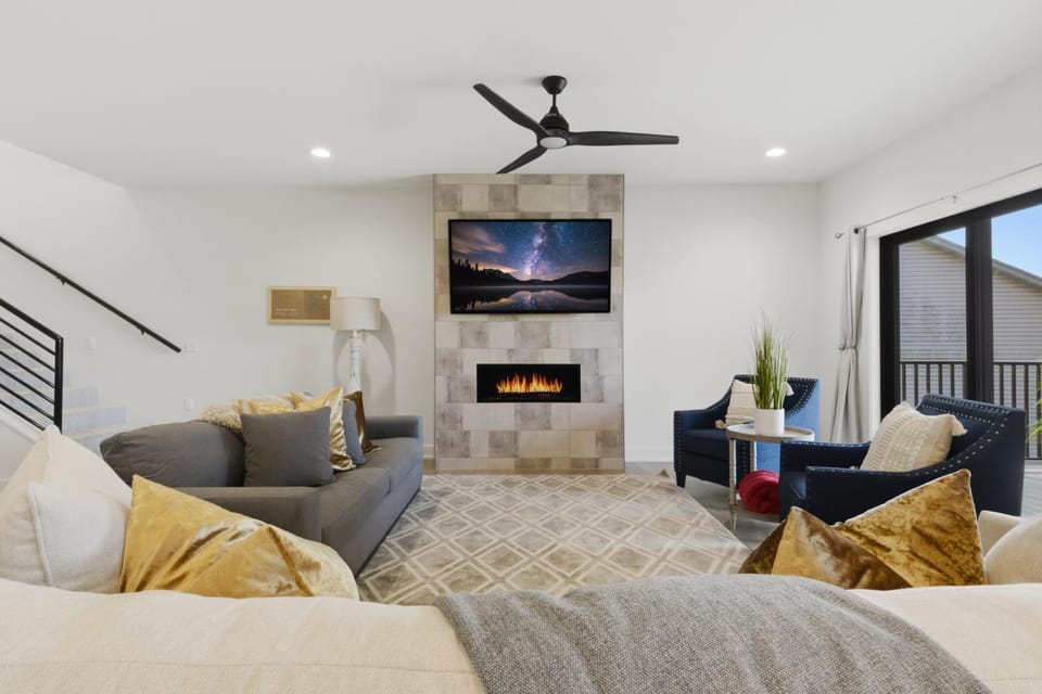TV and multimedia, Living room, Seating area