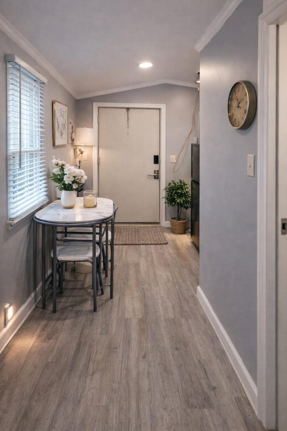 Beautiful independent suite Apartment in Brandon