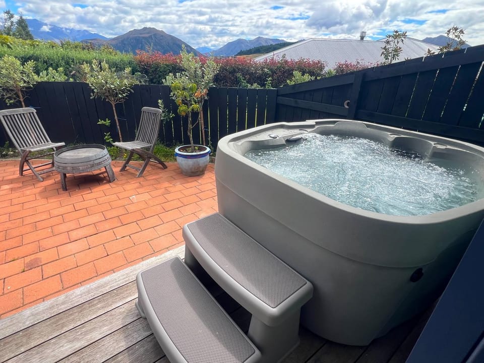 Hot Tub, Balcony/Terrace, Mountain view