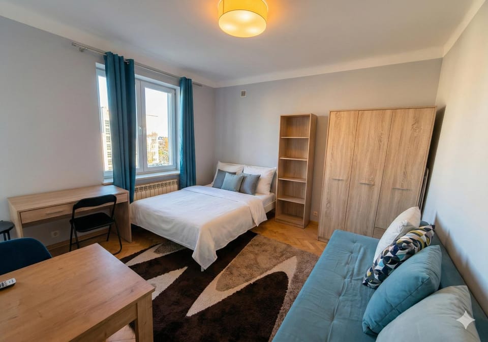 Bed, Living room, Photo of the whole room, wardrobe