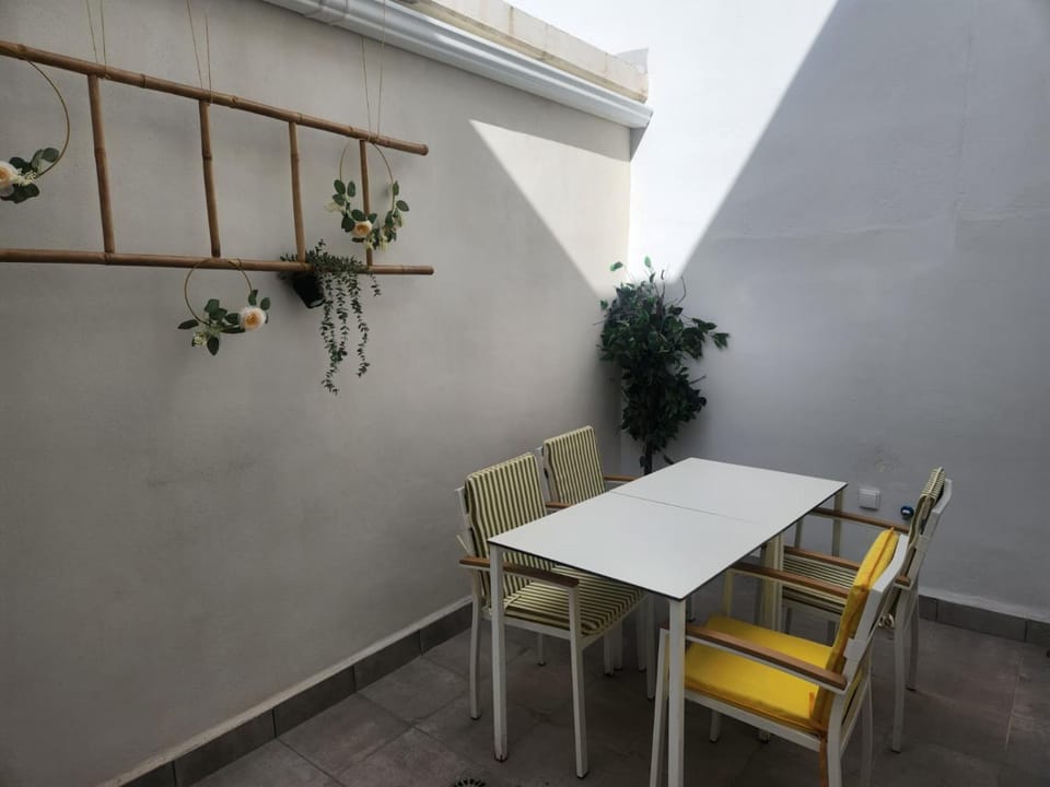 Off site, Balcony/Terrace, internet