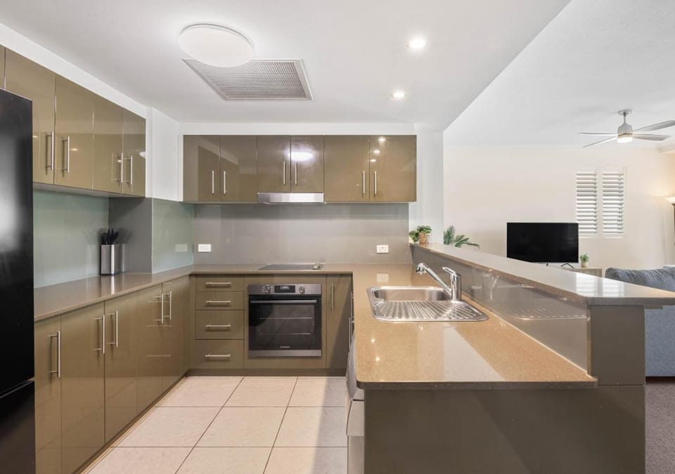 Kitchen or kitchenette, kitchen
