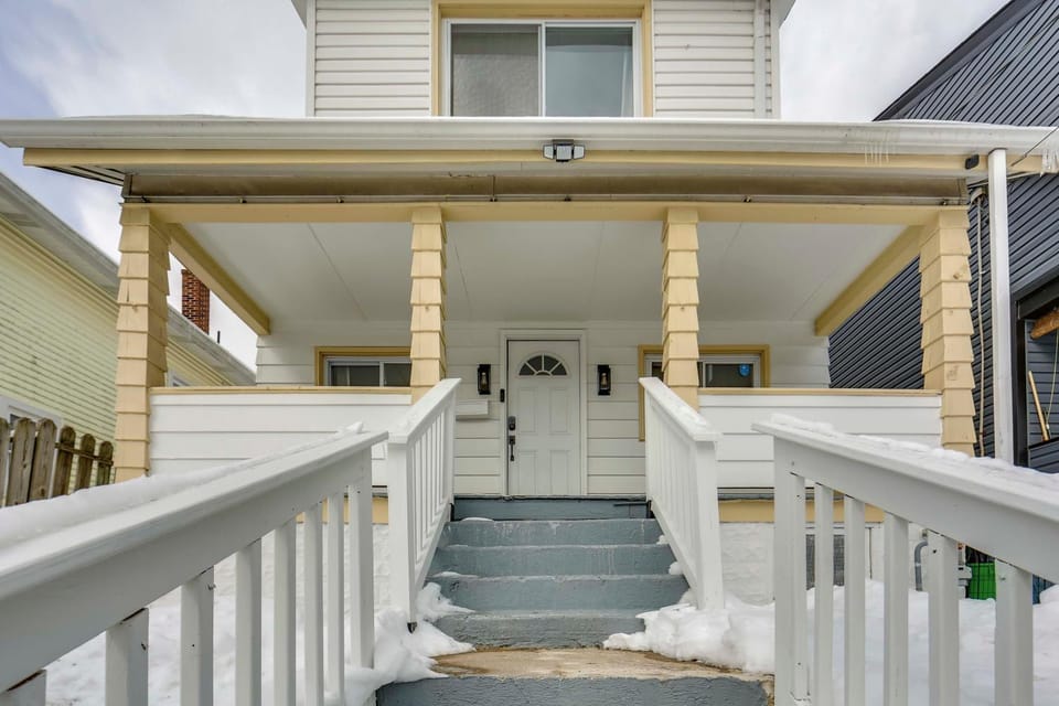 5 Mi to PNC Park: Pittsburgh Game Day Getaway! House in Allegheny River