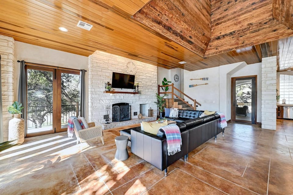 TV and multimedia, Living room, Seating area