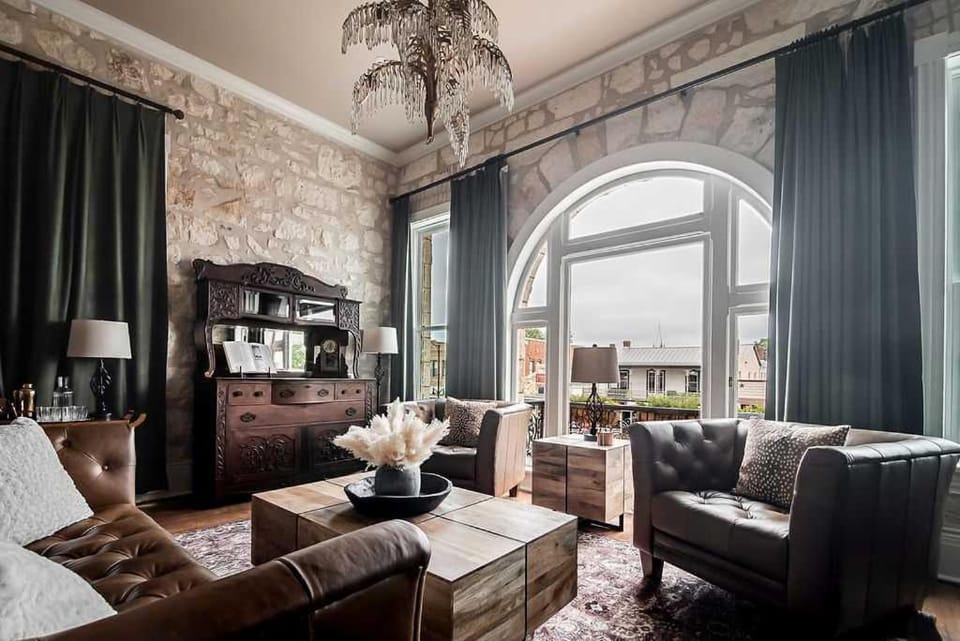 Living room, Seating area