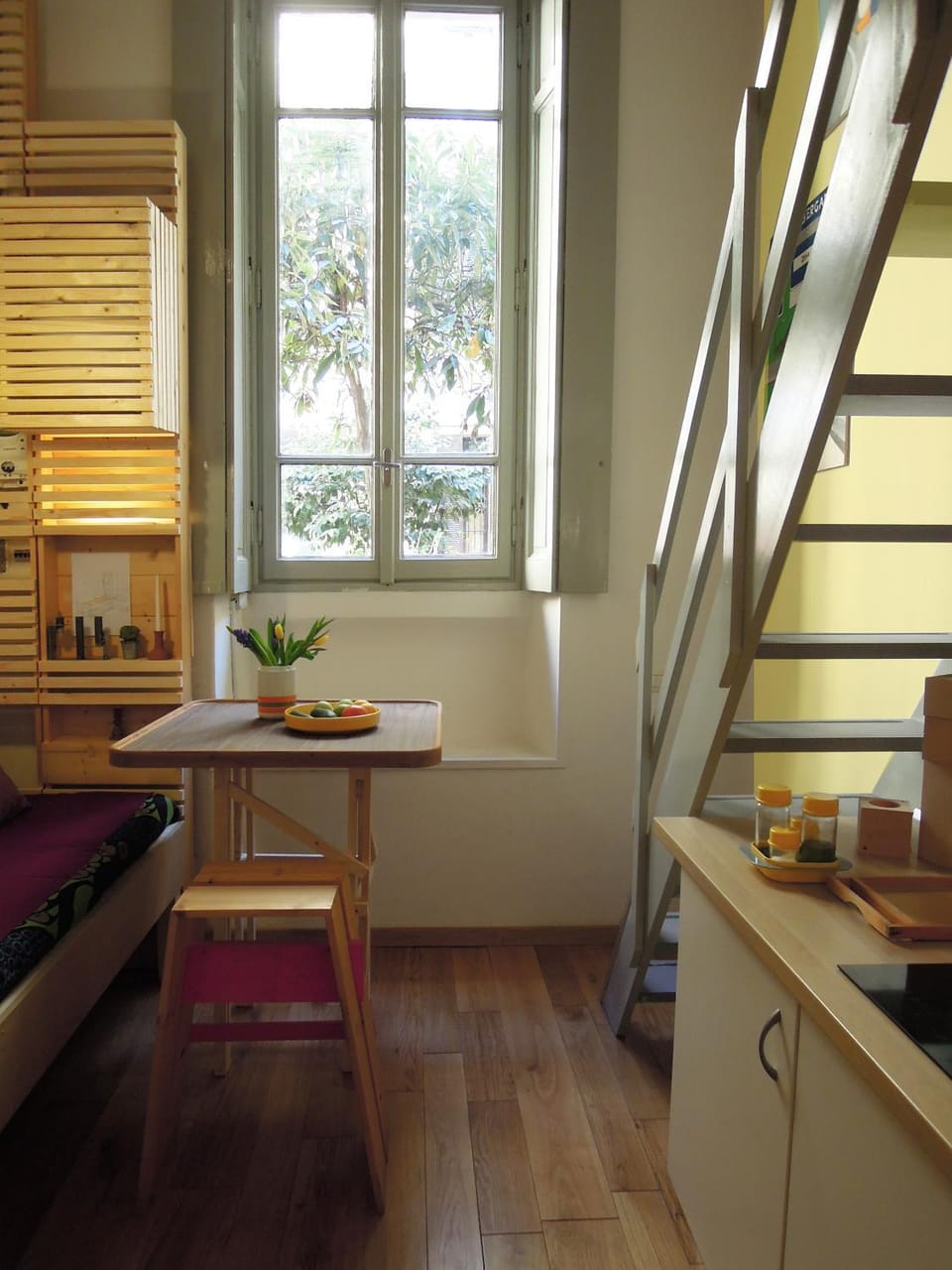 Day, Dining area