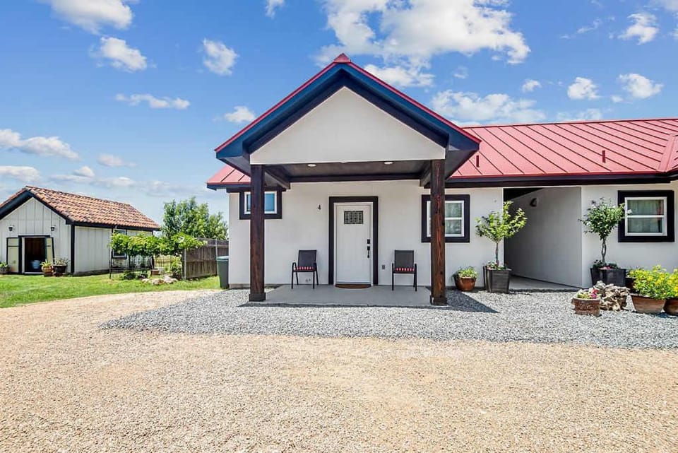Property building, Day