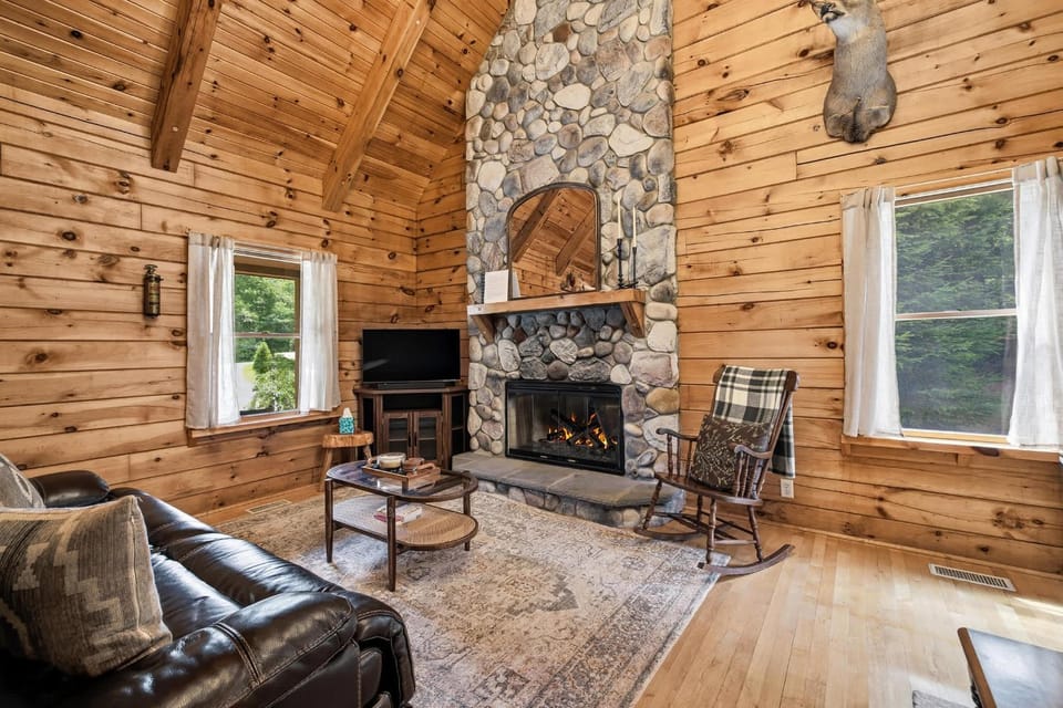 County Line Cabin Cabin in Michigan