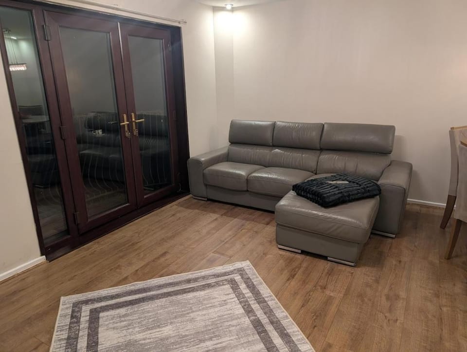 The Lion's Den - 3 Bed - Skyline View - Parking Apartment in Belfast