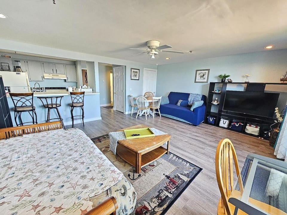 Beachfront Condo with Amazing Ocean Views 4th Fl House in Old Orchard Beach