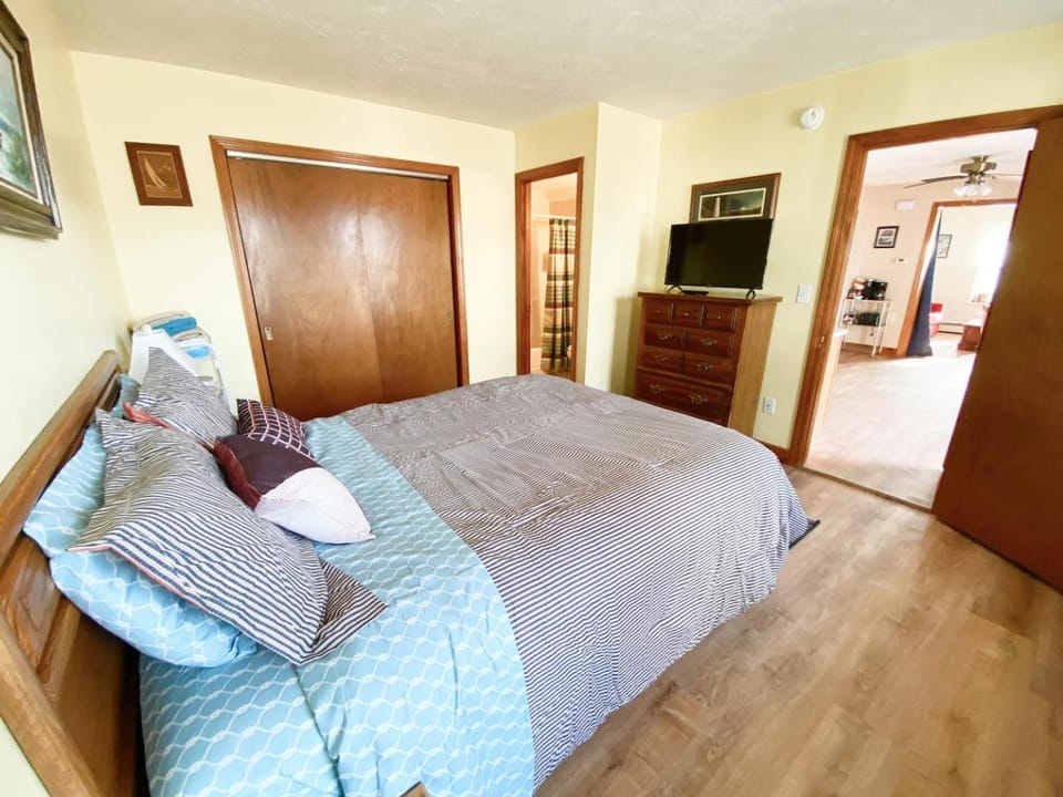 4 min Walk to Pier & Beach Center of OOB FREE Pk House in Old Orchard Beach