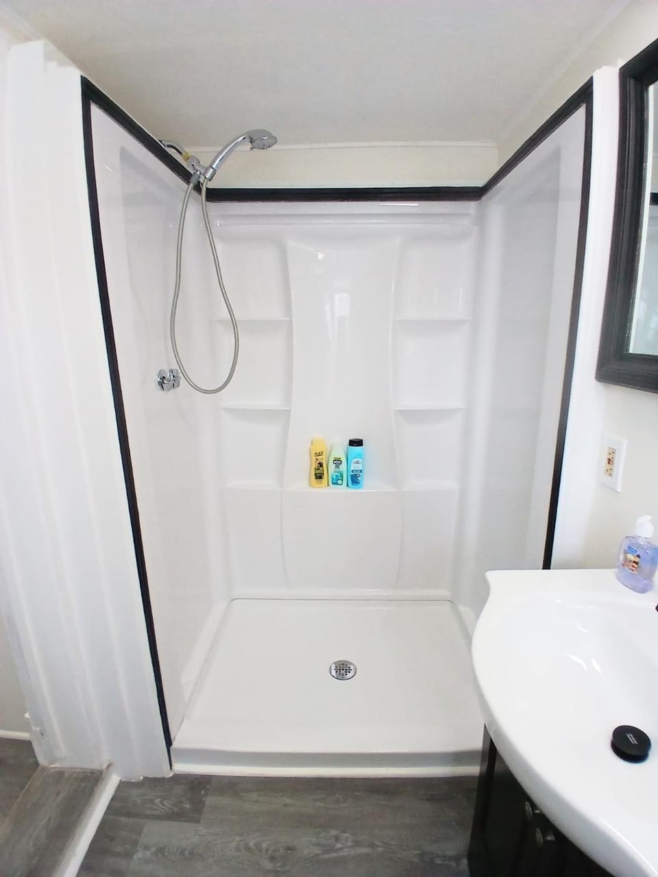 Updated studio 7 minute walk to beach FREE Park! Apartment in Old Orchard Beach