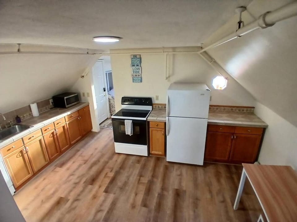 A balcony to the Ocean 7 min walk to the beach Apartment in Old Orchard Beach