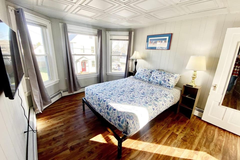 10 min to Beach 3BD Apt sleeps 7 Pet Friendly Apartment in Old Orchard Beach