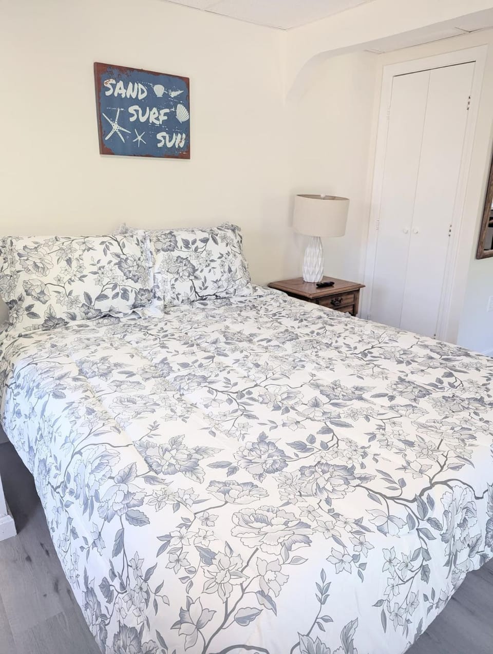 newly renovated studio free pkng Apartment in Old Orchard Beach
