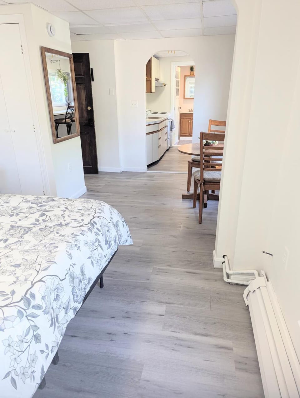 newly renovated studio free pkng Apartment in Old Orchard Beach
