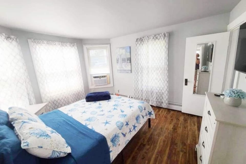 Spacious 4BD apt Sleeps 9 Pets Ok 2 FREE Parkin Apartment in Old Orchard Beach
